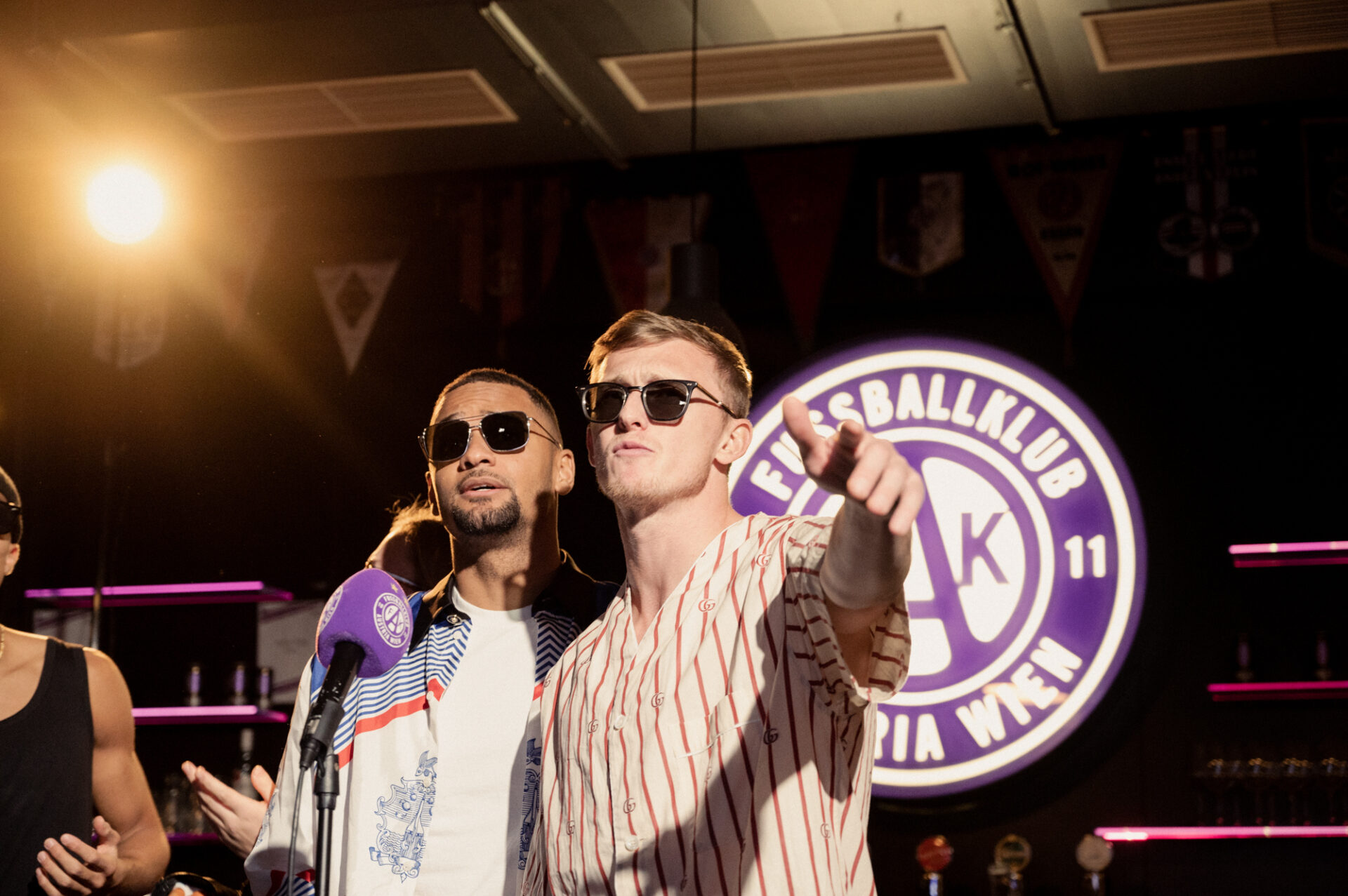 FALCO AUSTRIA WIEN by Daniel Shaked 6640