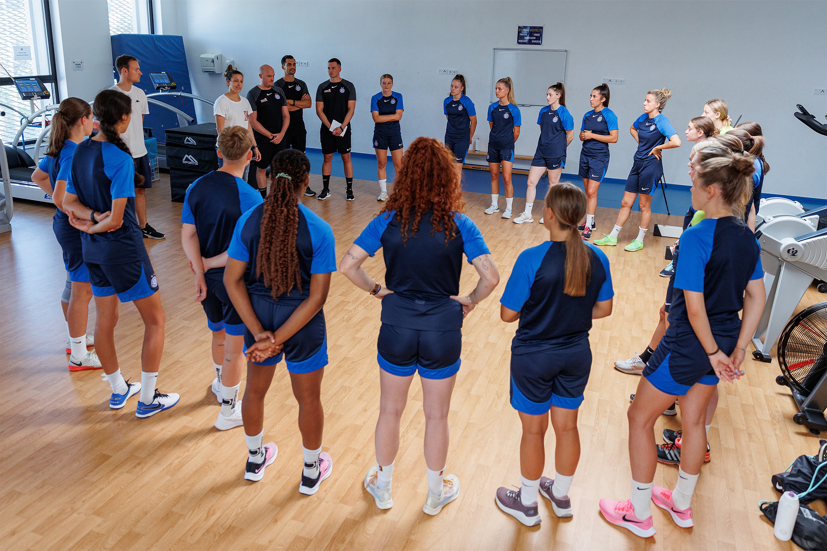Frauen Trainingsauftakt 1