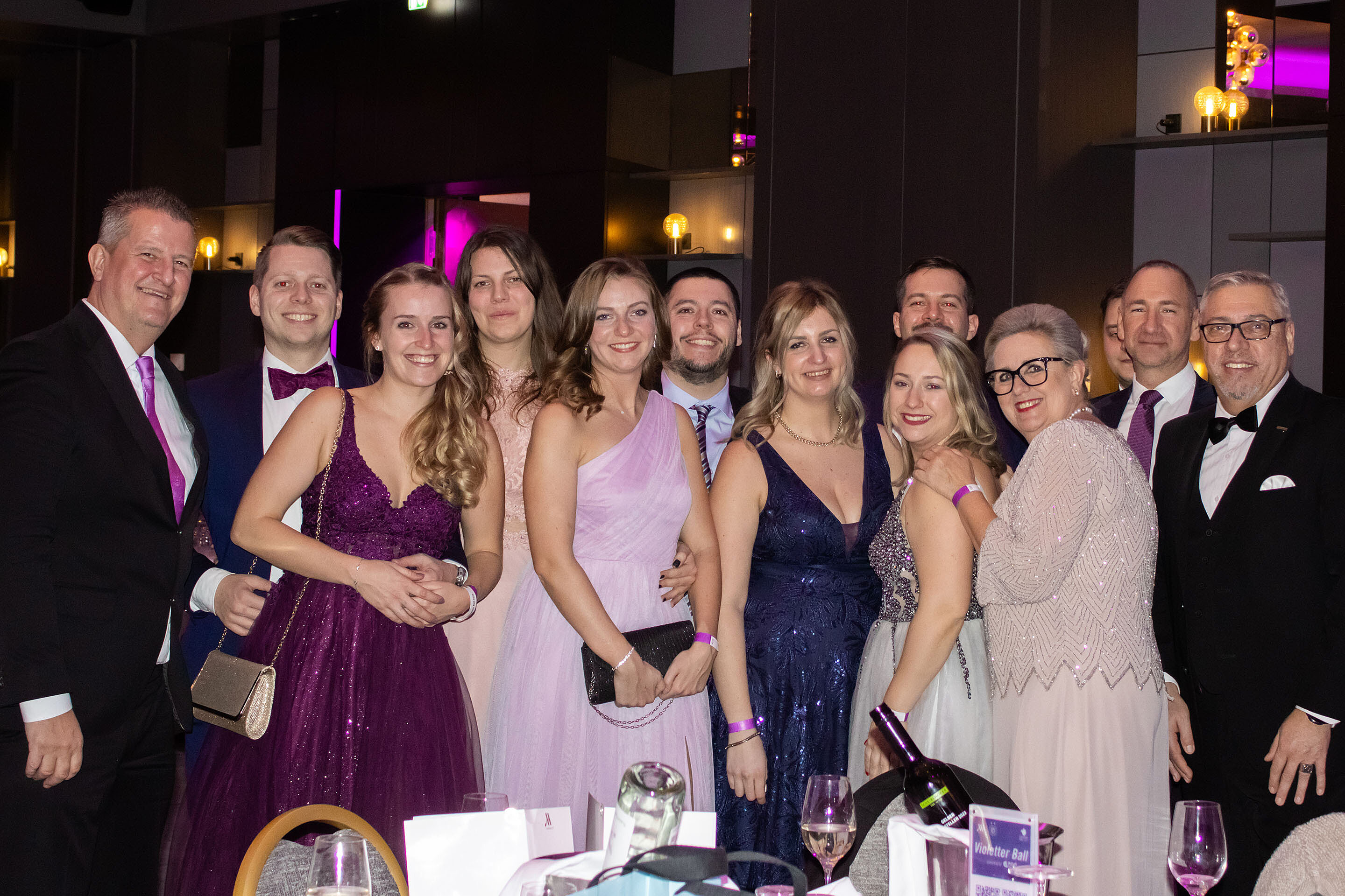 Violetter Ball 11