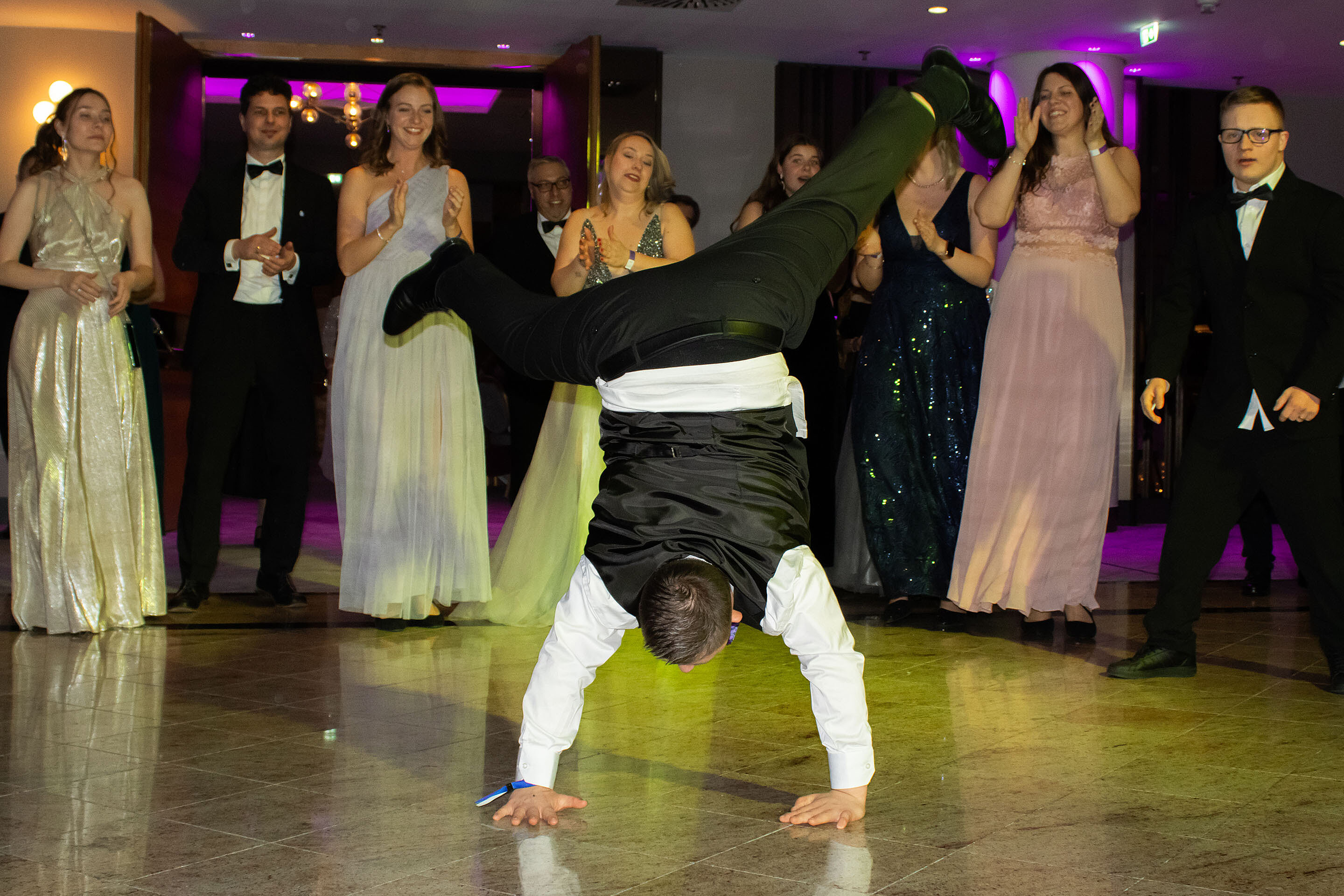 Violetter Ball 15