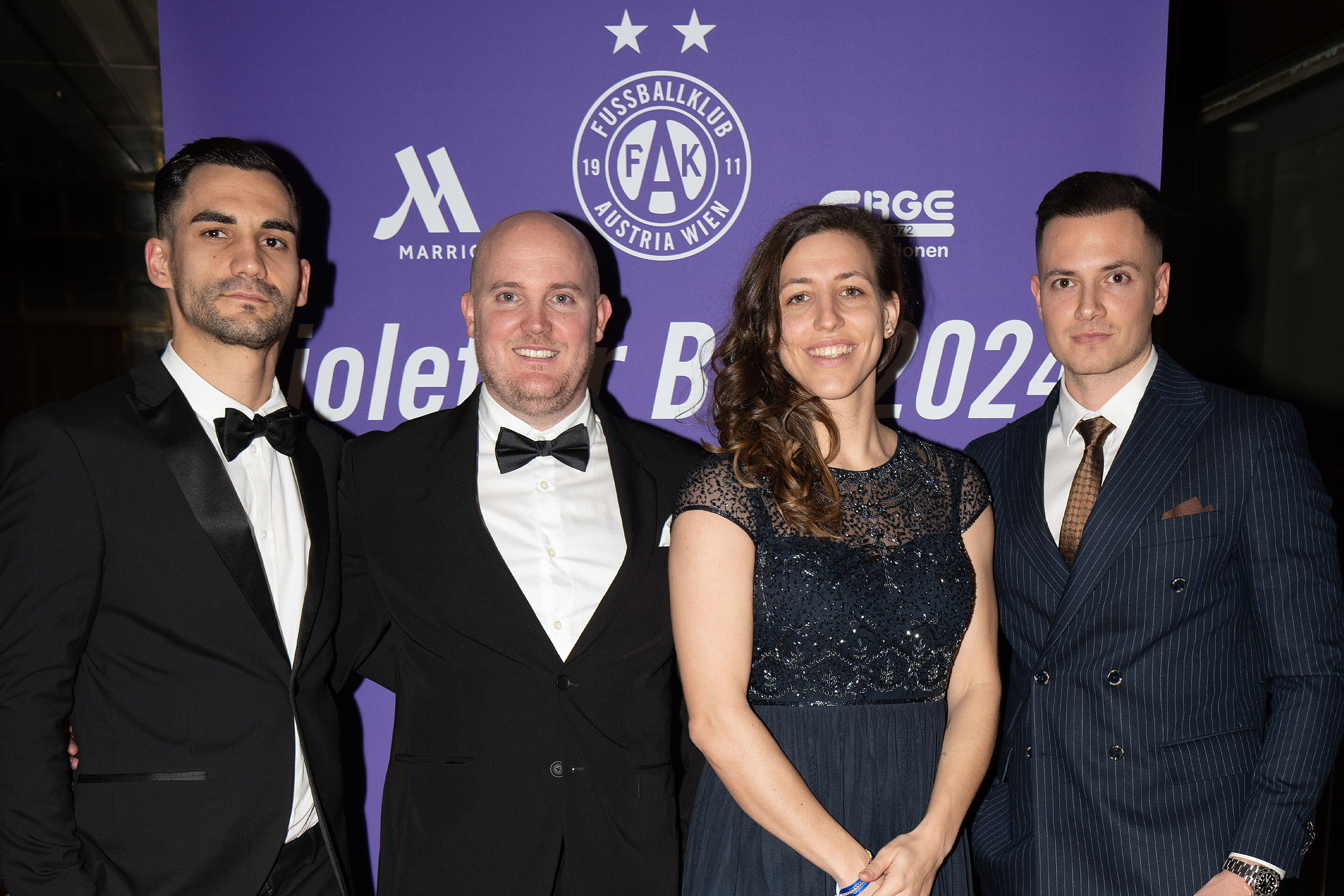 Violetter Ball 3