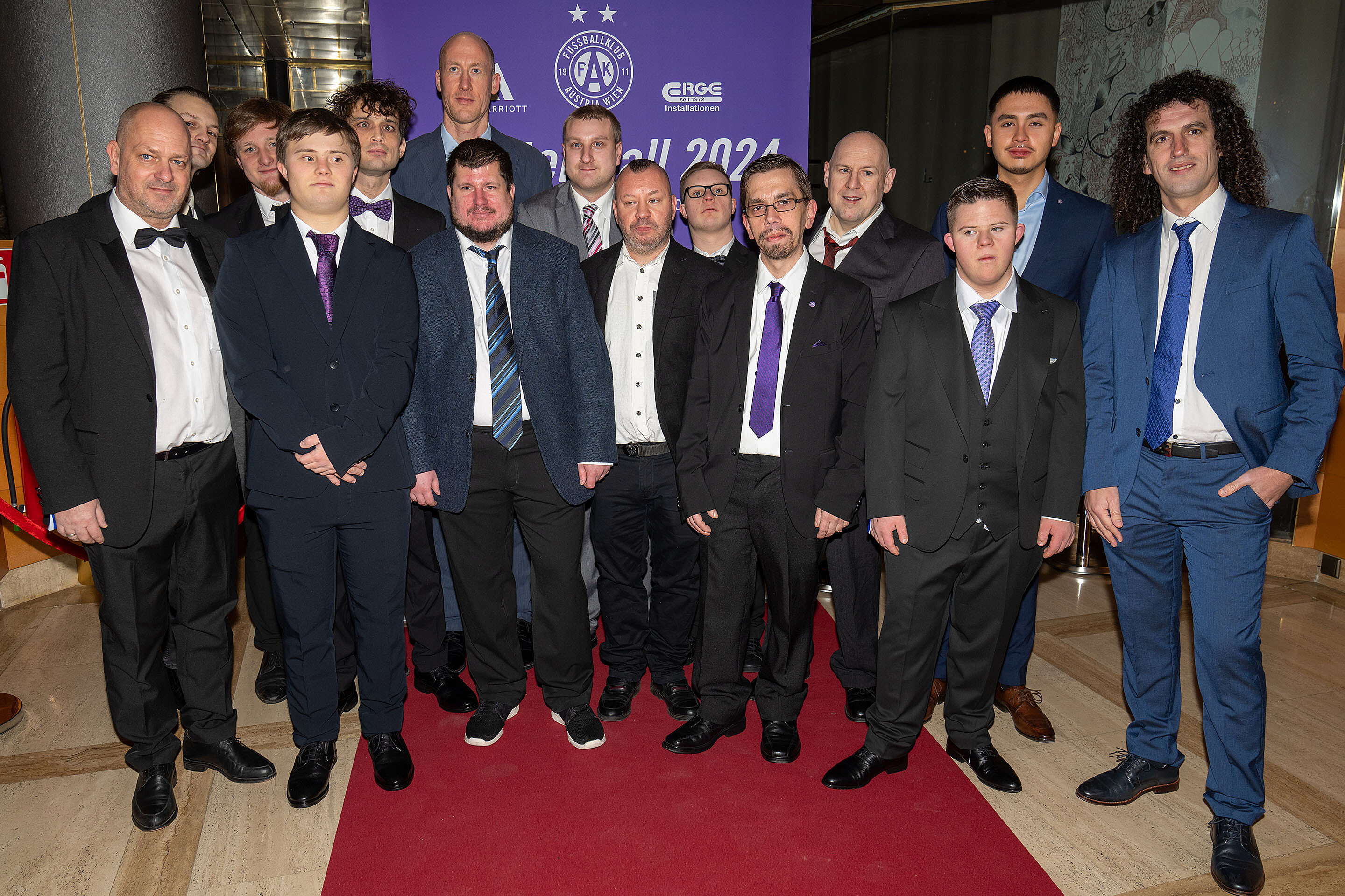 Violetter Ball 5