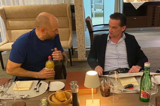 Special Violets Helm Gollowitzer