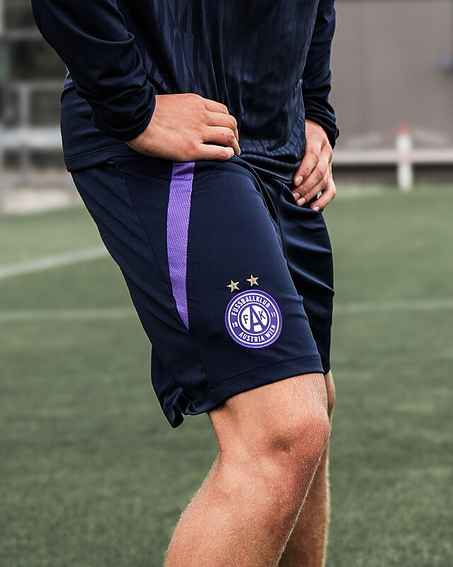 Kurze Hose neu