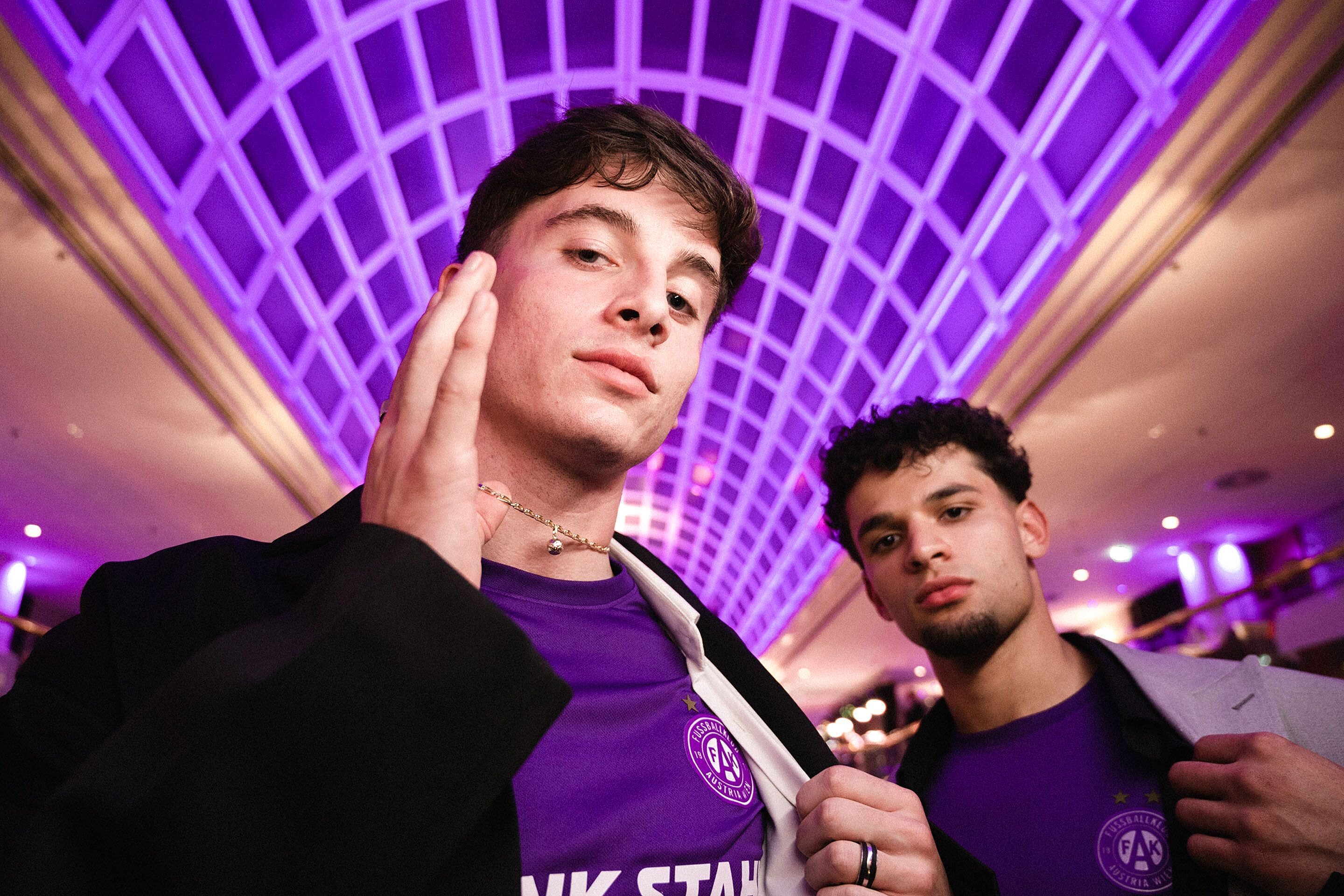 Vucic und Ziad Trikot