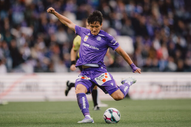 Taeseok Lee beim Schuss