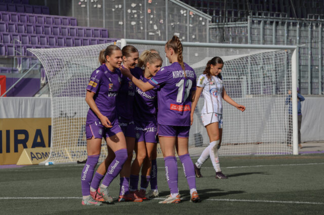 Austria jubelt nach Tor von Modesta Uka