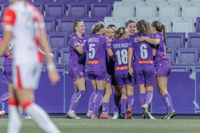 Austria Wien jubelt nach Tor von Kathi Schiechtl
