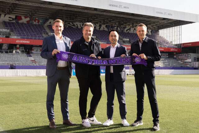 Gemeinsames Foto von Austria Wien und Huawei