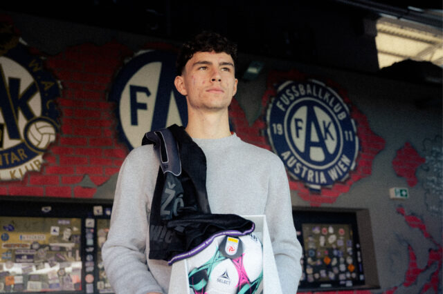 Dominik Nišandžić mit seinem Debüt-Award