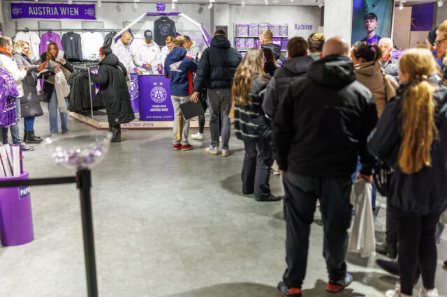 Austria-Fans im Fanshop