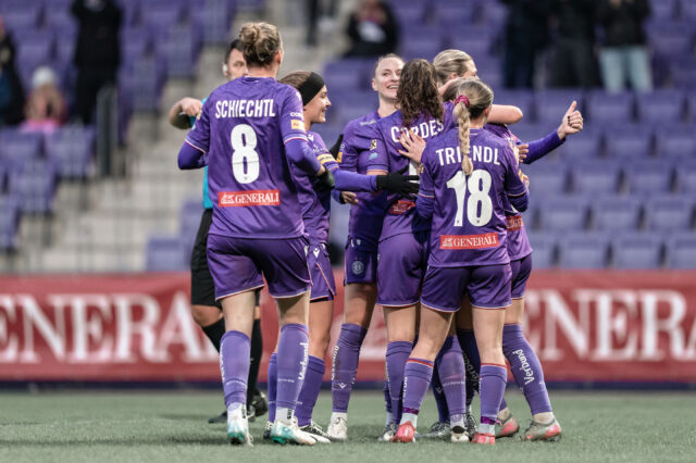 Veilchen jubeln gegen Sturm Graz