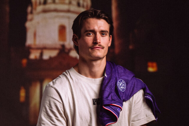 Willi Vorsager mit dem Austria-Trikot