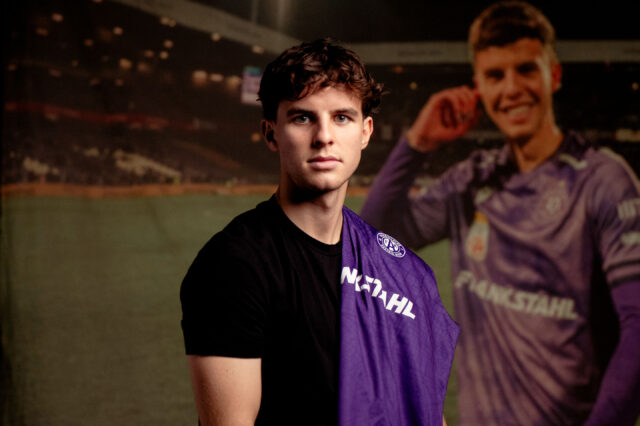 Florian Wustinger mit dem Austria-Trikot