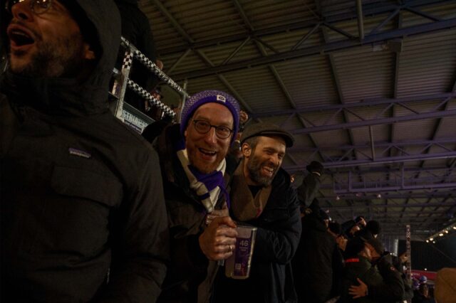 Fans auf der Ost-Tribüne