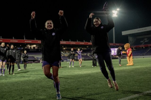 Yvonne Weilharter und Stefanie Schneeberger jubeln