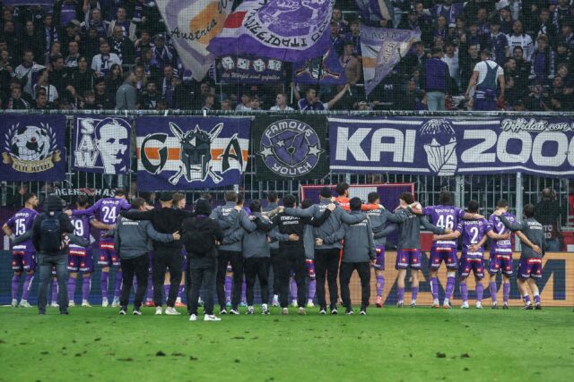 Fans und Mannschaft in Salzburg