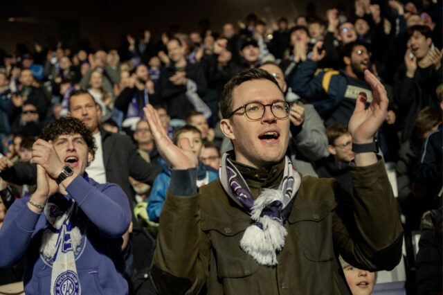 Veilchen auf der Nordtribüne