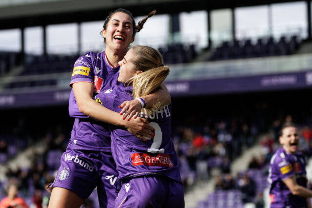 Yvonne Weilharter und Louise Schöffel jubeln