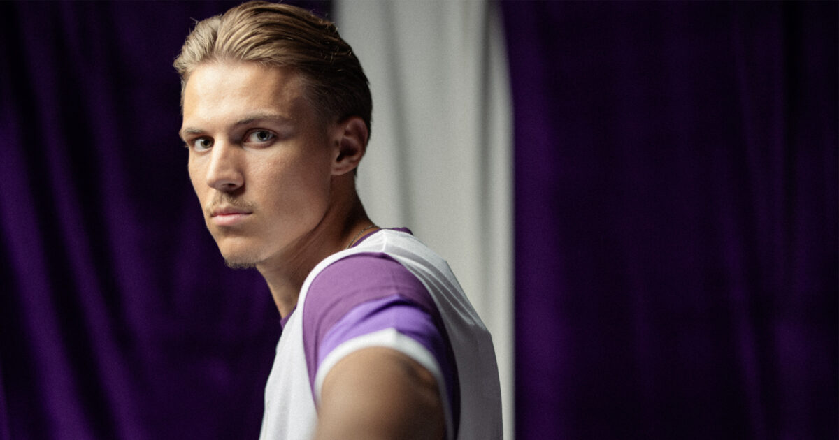 Austria signs striker Julian Hettwer