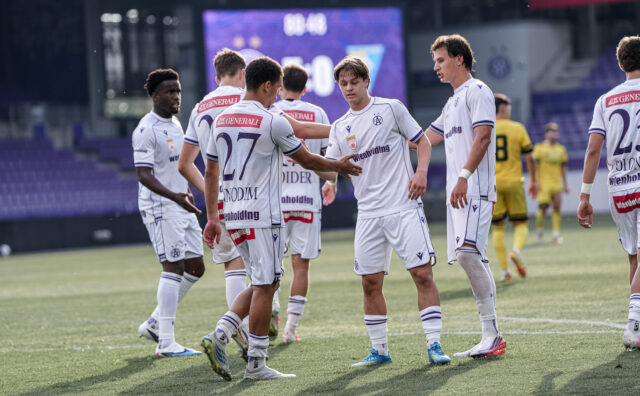 Jubelfoto der Young Violets gegen SV Lafnitz