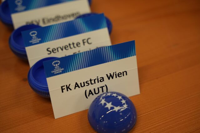 Losungskugel und Zettel mit Austria Wien