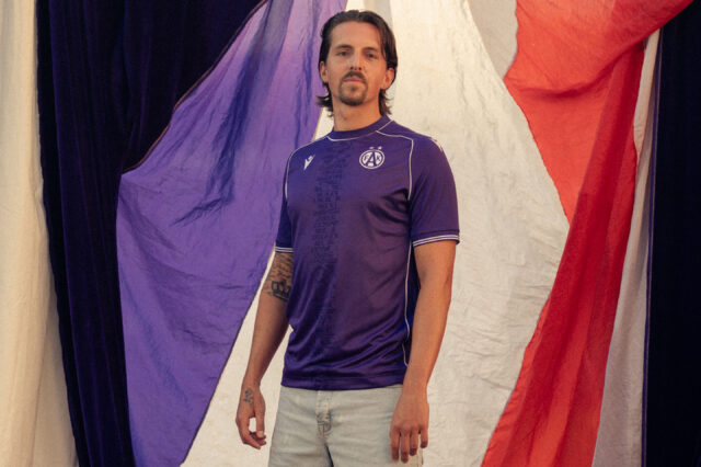 Johannes Handl im Heim-Trikot 2026/27