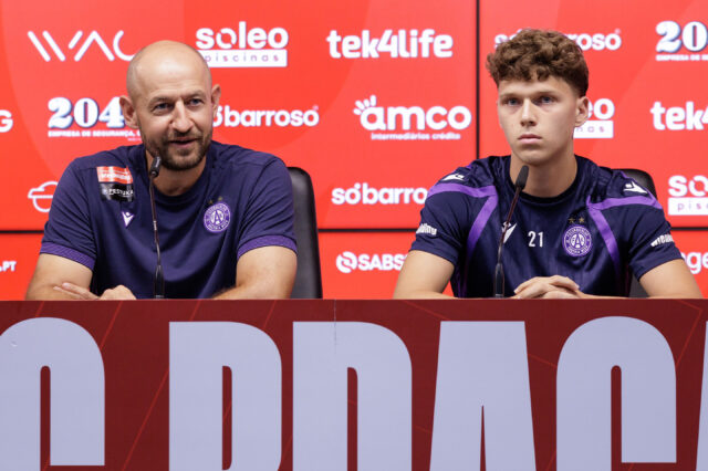 Stephan Helm und Matteo Schablas bei der Pressekonferenz in Braga
