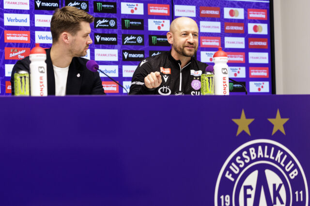 Stephan Helm und Tomas Zorn sitzen bei der Pressekonferenz
