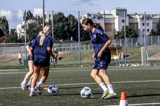 Austria Spielerin mit Ball