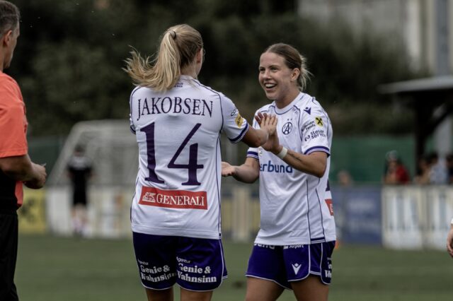Sandra Jakobsen und Patricia Pfanner klatschen ein