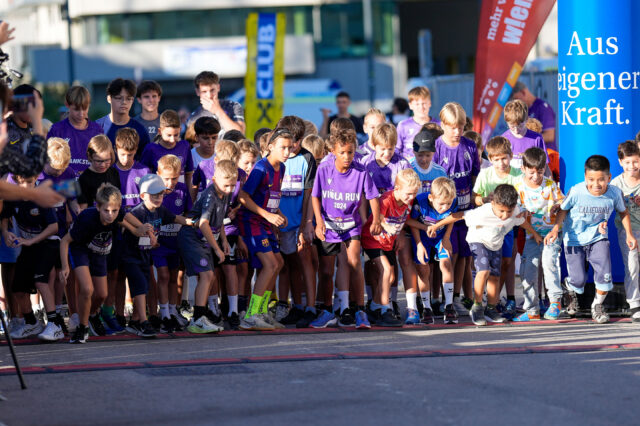 Kinder stehen am Start des Viola Runs