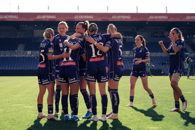 Jubel der Austria Wien Frauen im Wiener Derby