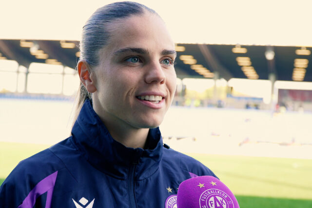 Louise Schöffel beim Interview mit Viola TV